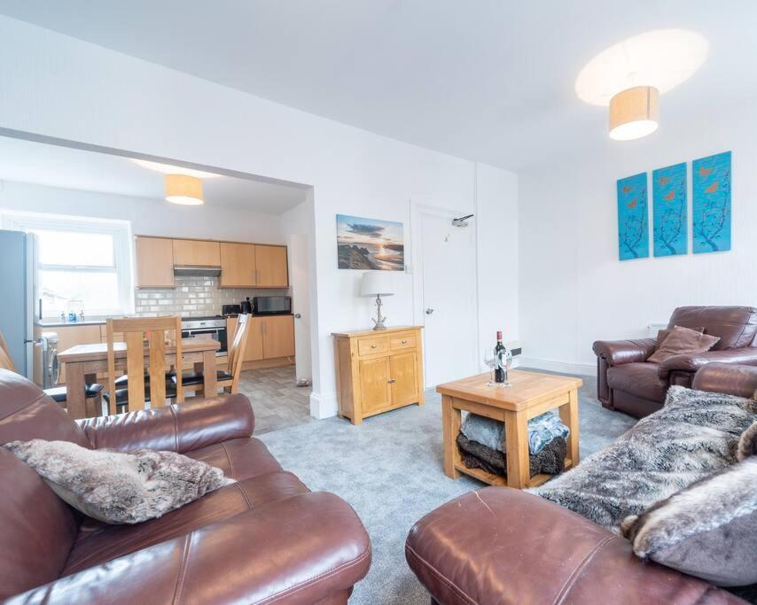 Mumbles View - Free Parking Apartment Oystermouth Екстериор снимка