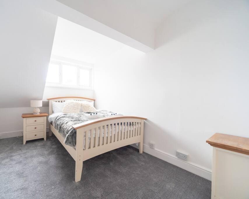 Mumbles View - Free Parking Apartment Oystermouth Екстериор снимка